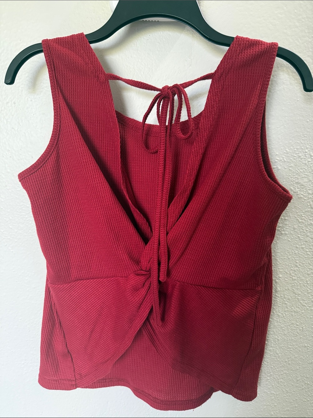 Sleeveless Twist-Back Tank Top in Deep Red